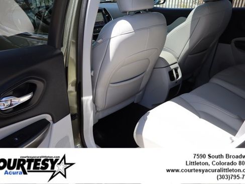 Used 2019 Jeep Cherokee Limited w/ Luxury Group AWD/4WD image 27