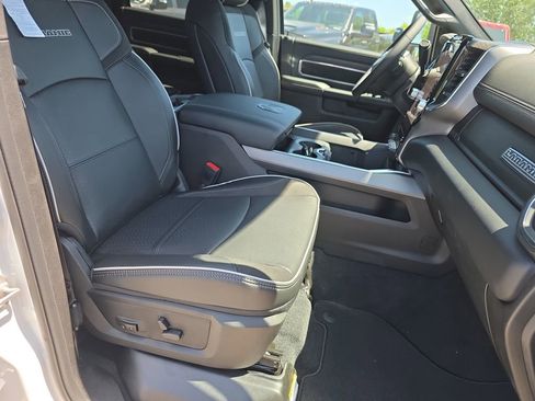 New 2026 RAM 2500 Laramie AWD/4WD image 38