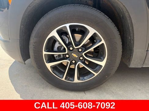 Used 2024 Chevrolet TrailBlazer LT w/ Convenience Package FWD image 9