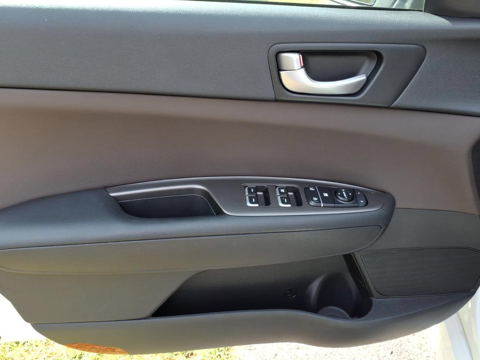 Used 2020 Kia Optima LX FWD image 11
