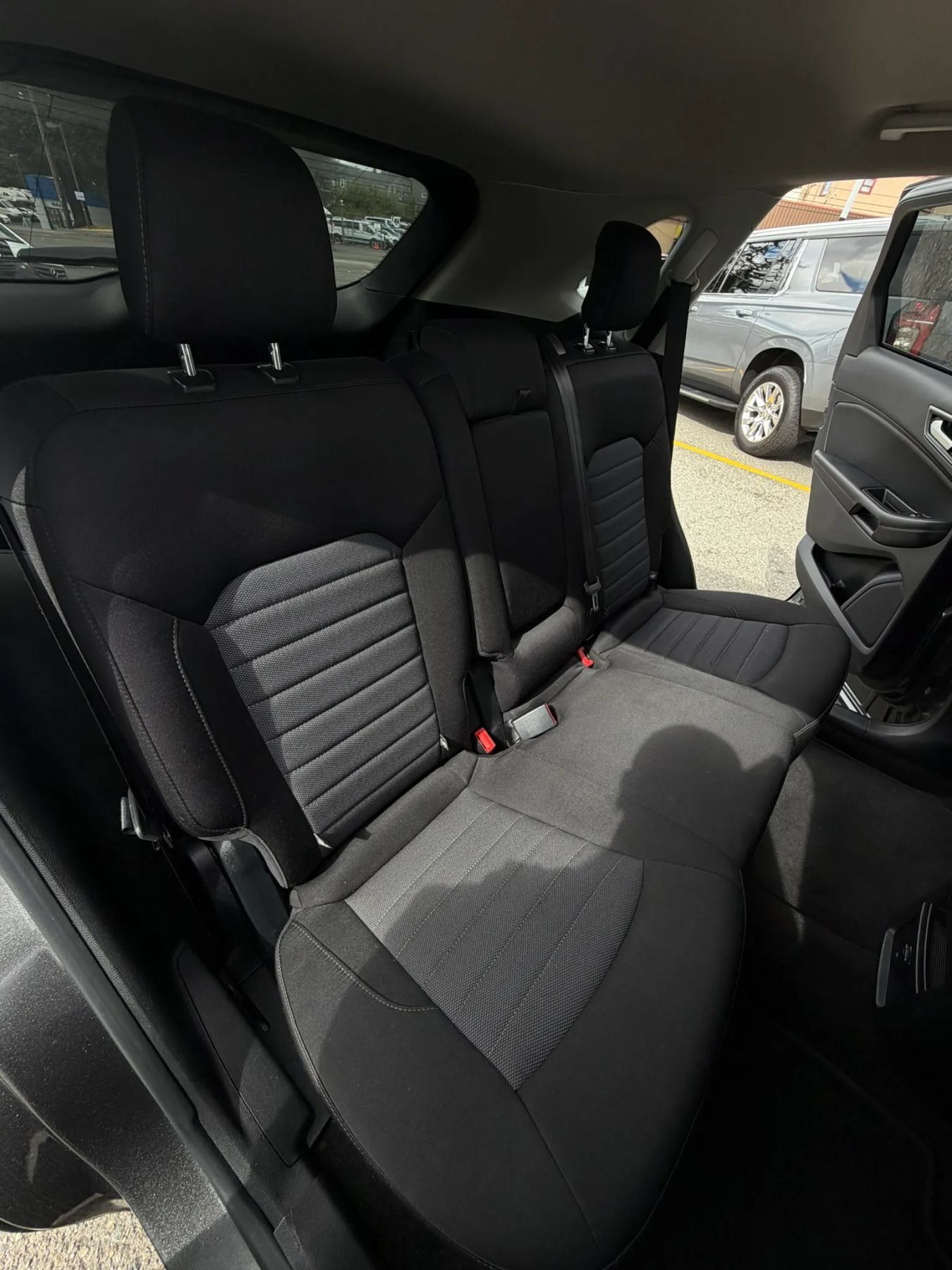 Used 2020 Ford Edge SE FWD image 28