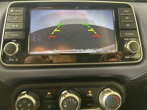 Used 2023 Nissan Versa SV FWD image 15
