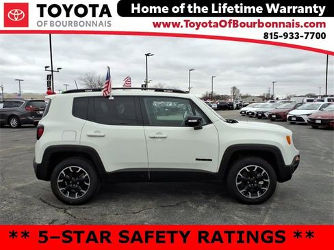 Used 2023 Jeep Renegade Latitude image 2