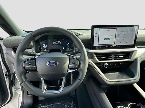 New 2026 Ford Explorer Platinum RWD image 7