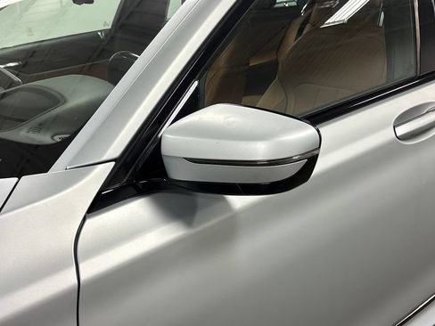 Used 2018 BMW 740i xDrive AWD/4WD image 12