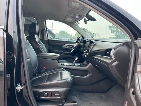 Used 2021 Chevrolet Traverse LT AWD/4WD image 12