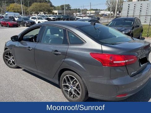 Used 2017 Ford Focus SEL image 3