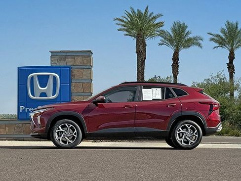 Used 2024 Chevrolet Trax LT w/ Driver Confidence Package image 7