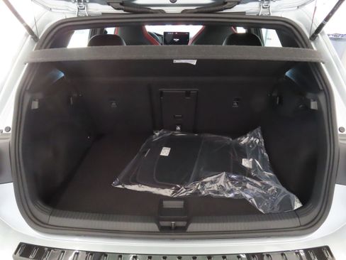 New 2026 Volkswagen GTI SE FWD image 22