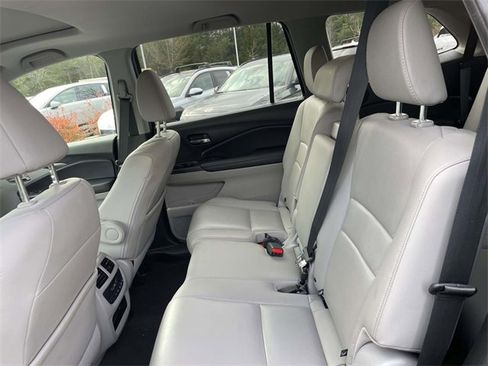 Used 2018 Honda Pilot EX-L image 11