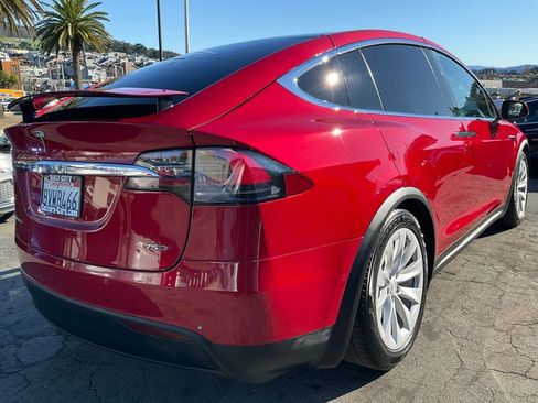 Used 2017 Tesla Model X 75D image 98