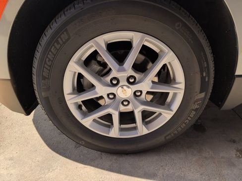 Used 2024 Chevrolet Equinox LT FWD image 24