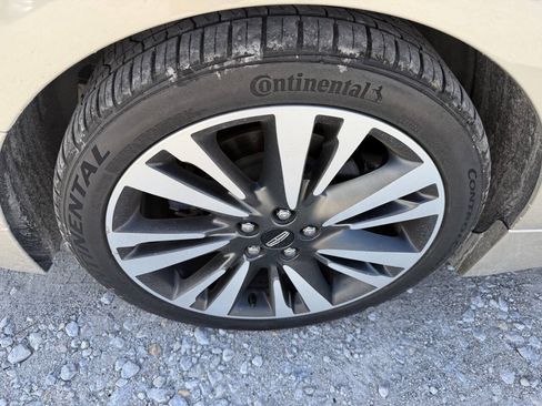 Used 2017 Lincoln MKZ Reserve w/ Climate Package FWD image 11