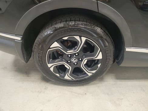 Used 2018 Honda CR-V Touring image 2