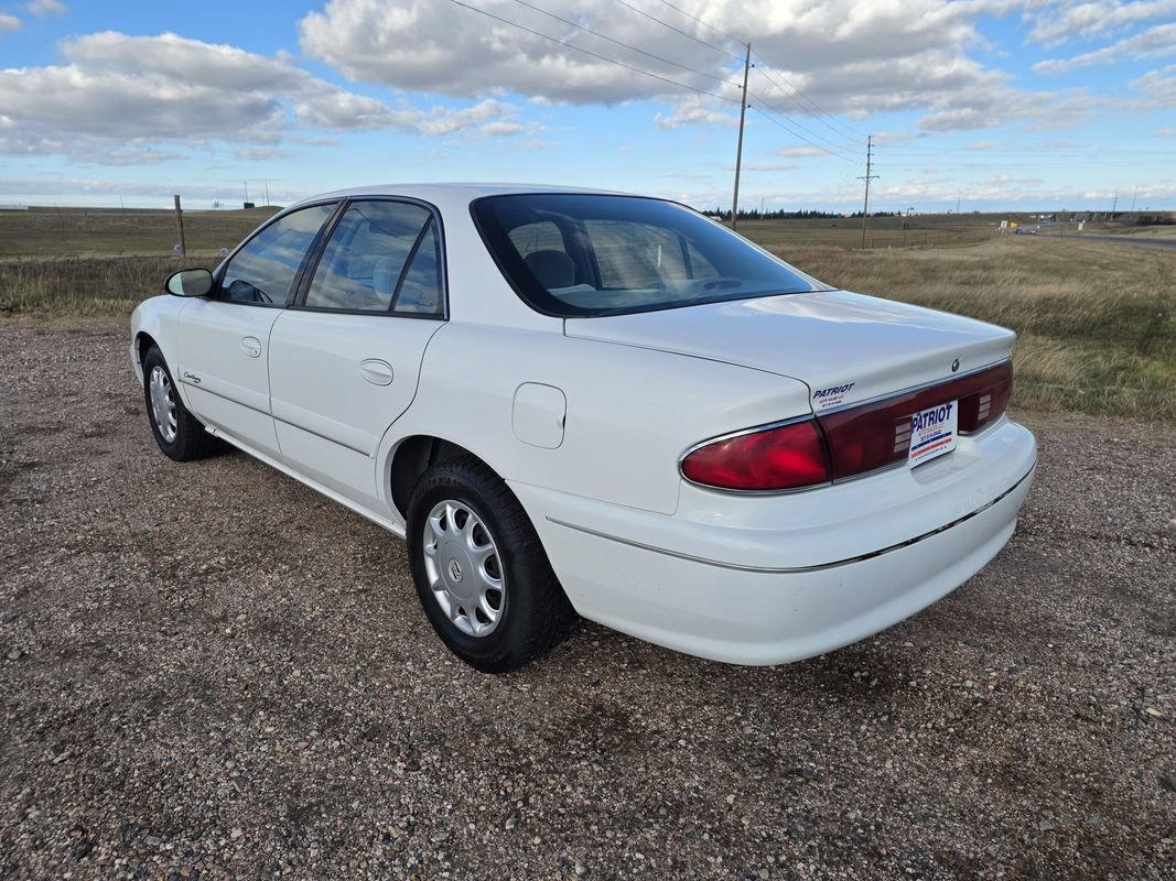 Used 2000 Buick Century Custom w/ Popular Pkg FWD image 3