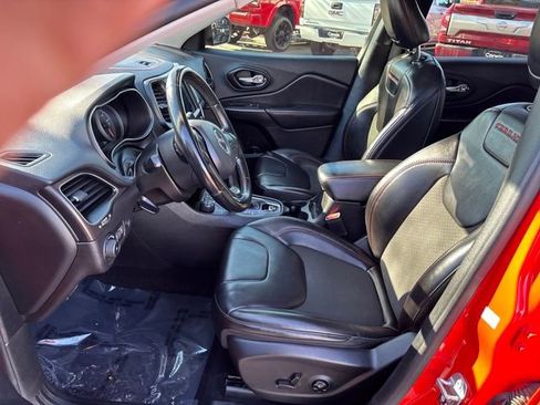 Used 2021 Jeep Cherokee Trailhawk w/ Comfort/Convenience Group image 10