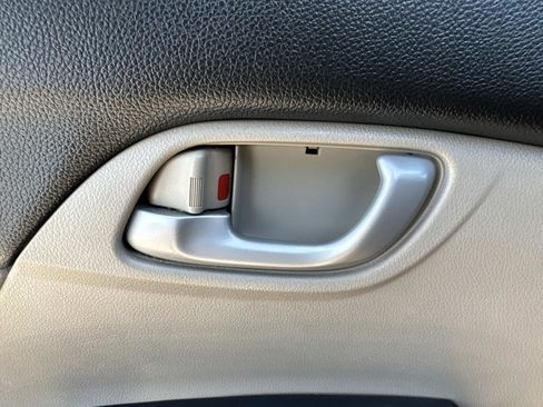 Used 2013 Honda Civic LX image 19