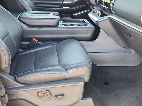 Used 2025 Ford Expedition Tremor AWD/4WD image 14
