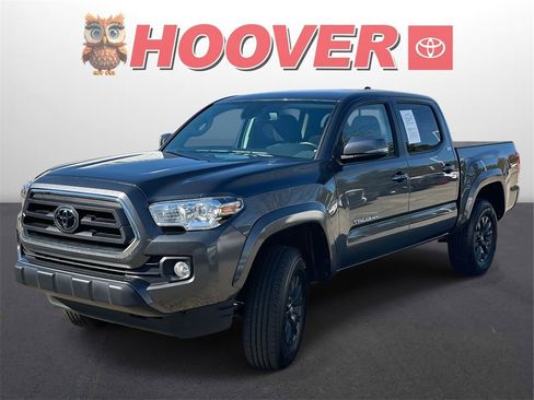 Used 2023 Toyota Tacoma SR5 w/ Technology Package image 5