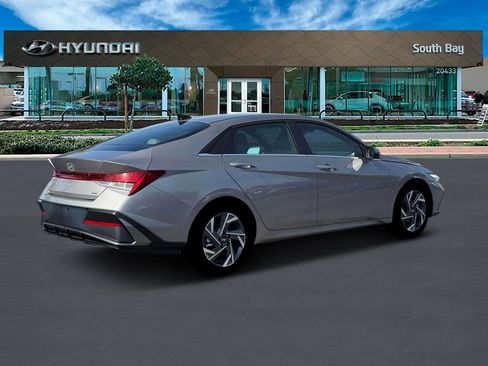 New 2026 Hyundai Elantra Limited image 8