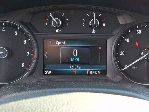 Used 2019 Buick Encore Sport Touring AWD/4WD image 19