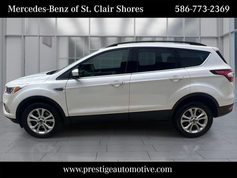 Used 2018 Ford Escape SE AWD/4WD image 2