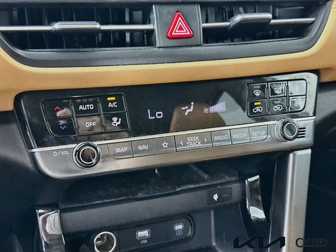 Certified 2024 Kia Seltos EX FWD image 16