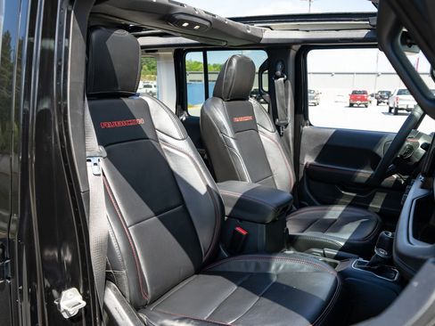 Used 2024 Jeep Wrangler Unlimited Rubicon AWD/4WD image 23