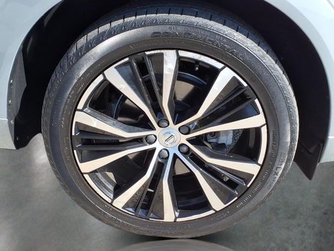 Used 2024 Volvo XC60 B5 Plus w/ Climate Package AWD/4WD image 10