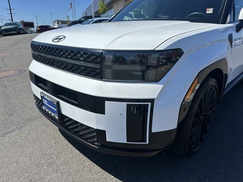 Used 2025 Hyundai Santa Fe Calligraphy image 3