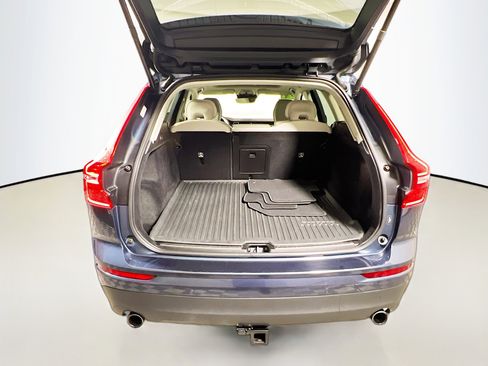 Used 2021 Volvo XC60 T5 Momentum image 34