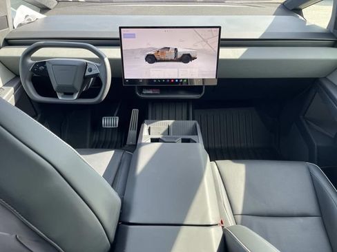 Used 2024 Tesla Cybertruck AWD Crew Cab image 15