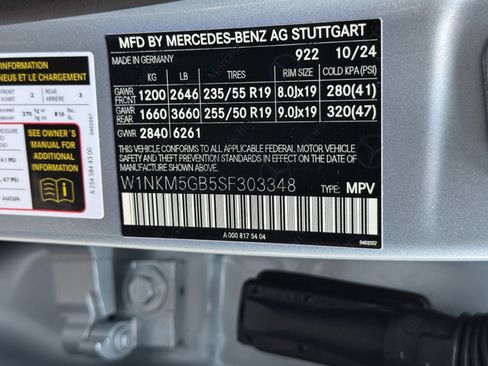 Used 2025 Mercedes-Benz GLC 350e 4MATIC w/ AMG Line image 53