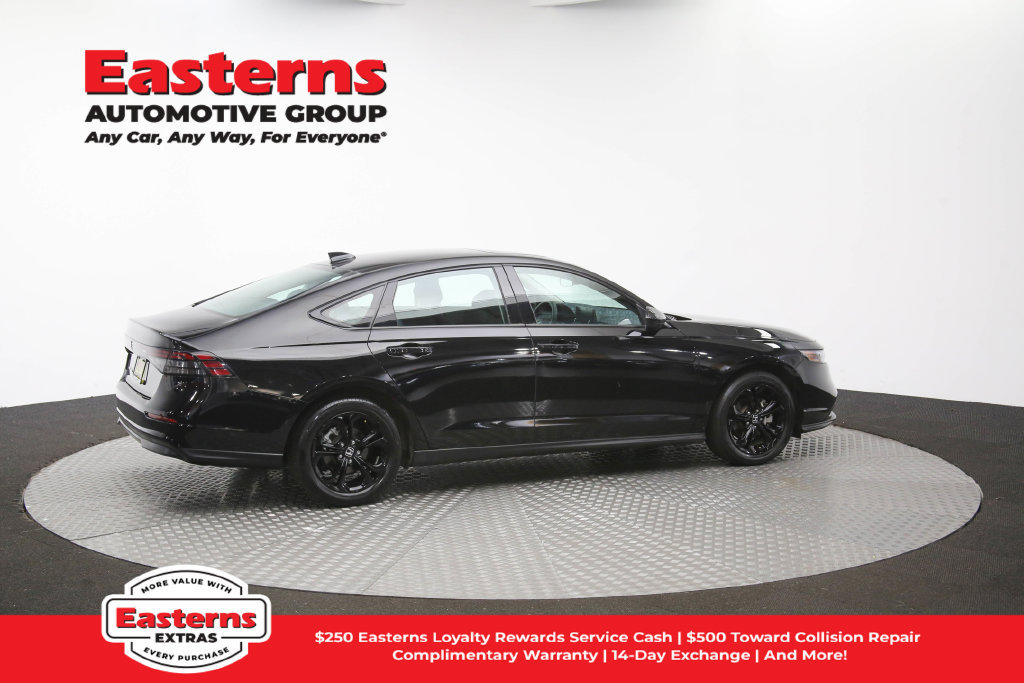 Used 2025 Honda Accord SE image 38
