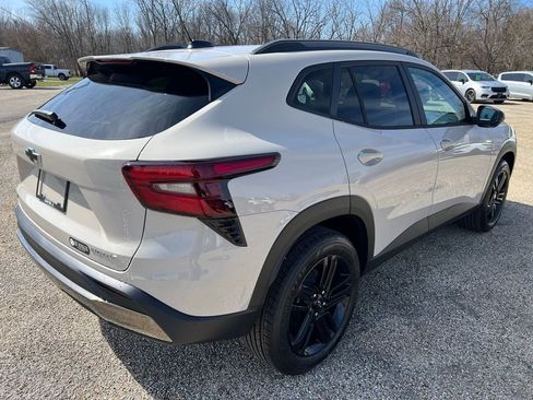 New 2026 Chevrolet Trax ACTIV FWD image 3