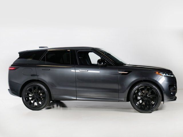 New 2026 Land Rover Range Rover Sport Dynamic SE AWD/4WD image 32