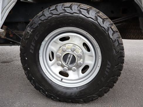 Used 2018 Ford F250 XL w/ Power Equipment Group AWD/4WD image 41