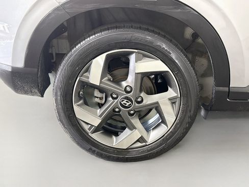Used 2022 Hyundai Venue SEL FWD image 32