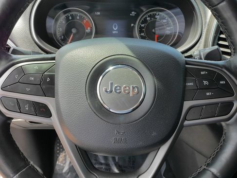 Used 2019 Jeep Cherokee Limited AWD/4WD image 26