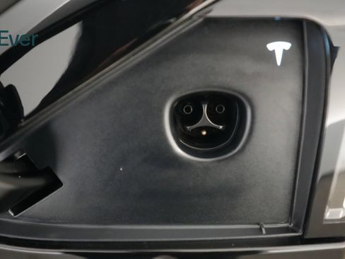 Used 2023 Tesla Model X AWD/4WD image 10