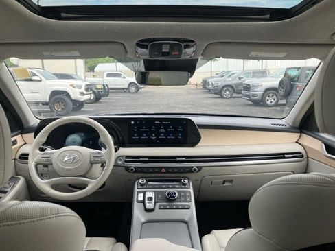 Used 2023 Hyundai Palisade Limited w/ Winter Package AWD/4WD image 20
