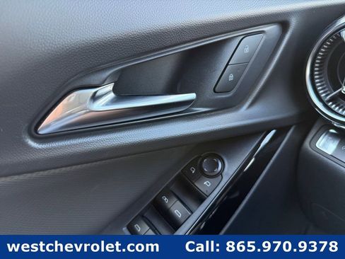 New 2026 Chevrolet Equinox LT w/ Convenience Package II FWD image 28