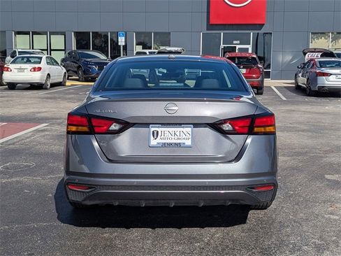 Certified 2025 Nissan Altima 2.5 S image 5