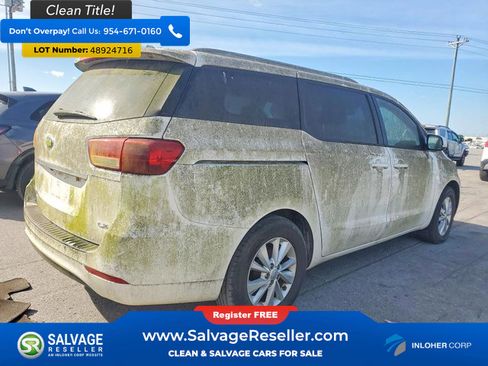 Used 2015 Kia Sedona LX image 4