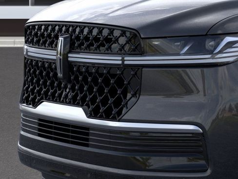 New 2025 Lincoln Navigator L Reserve w/ Jet Appearance Package image 17