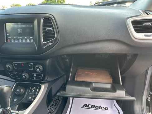 Used 2018 Jeep Compass Latitude w/ Popular Equipment Group image 11