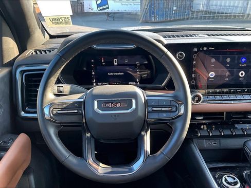 Used 2023 GMC Canyon AT4 w/ Technology Package image 8