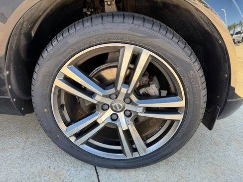 Used 2020 Volvo XC60 T5 Momentum image 9