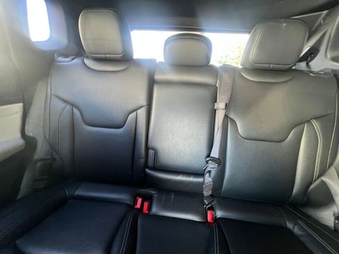 Used 2025 Jeep Compass Limited image 38