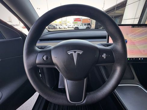 Used 2021 Tesla Model Y Long Range image 24